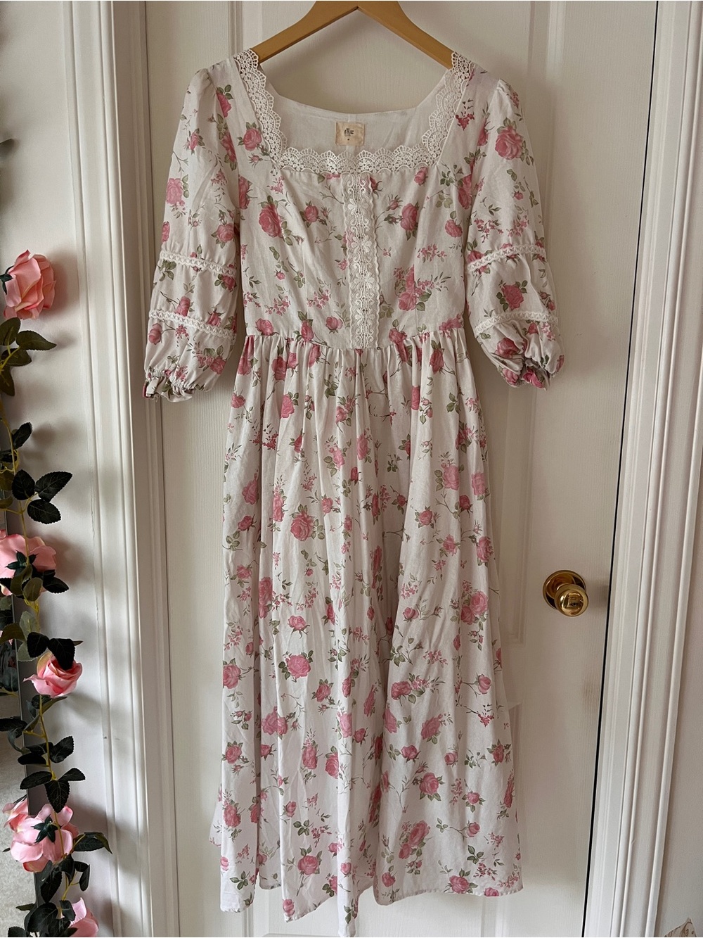 Floral linen maxi dress - Picture 2 of 11